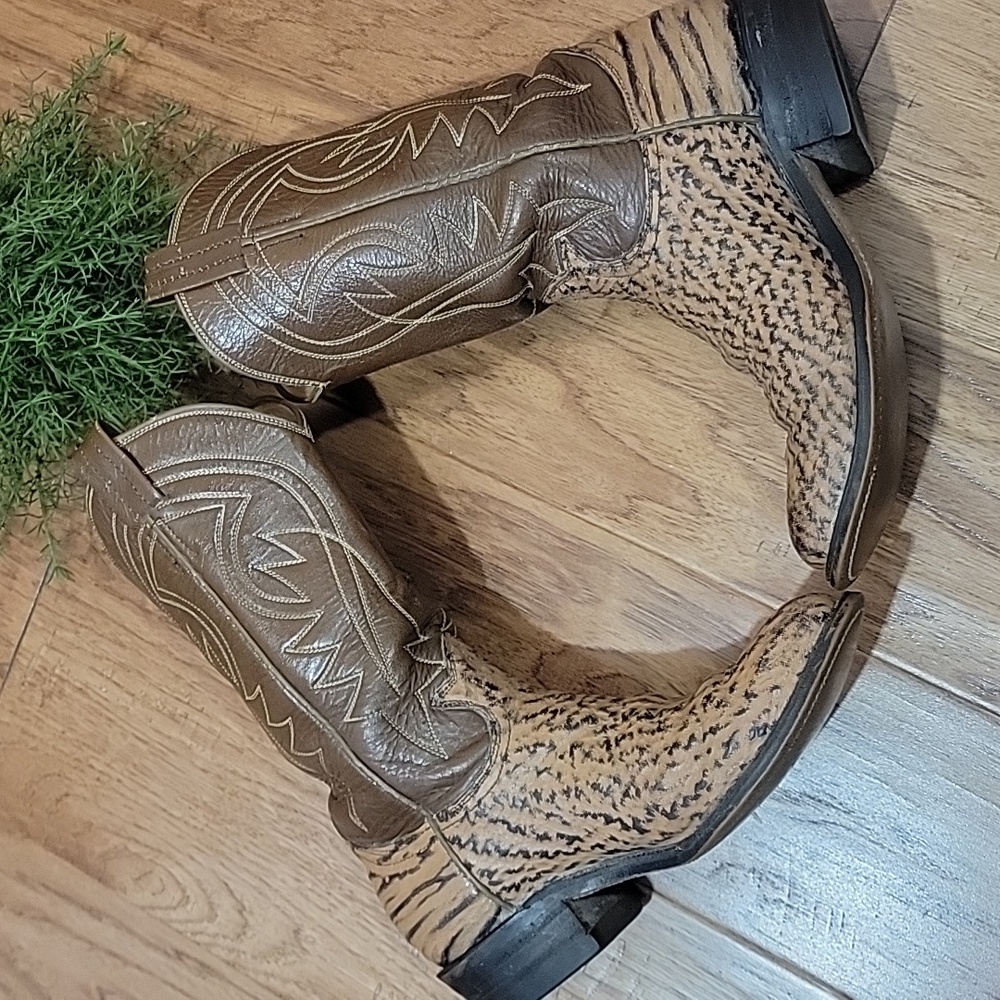 Vintage Tony Lama Wildebeast & Cape Buffalo Leather Cowgirl Boots 6 - Picture 3 of 16